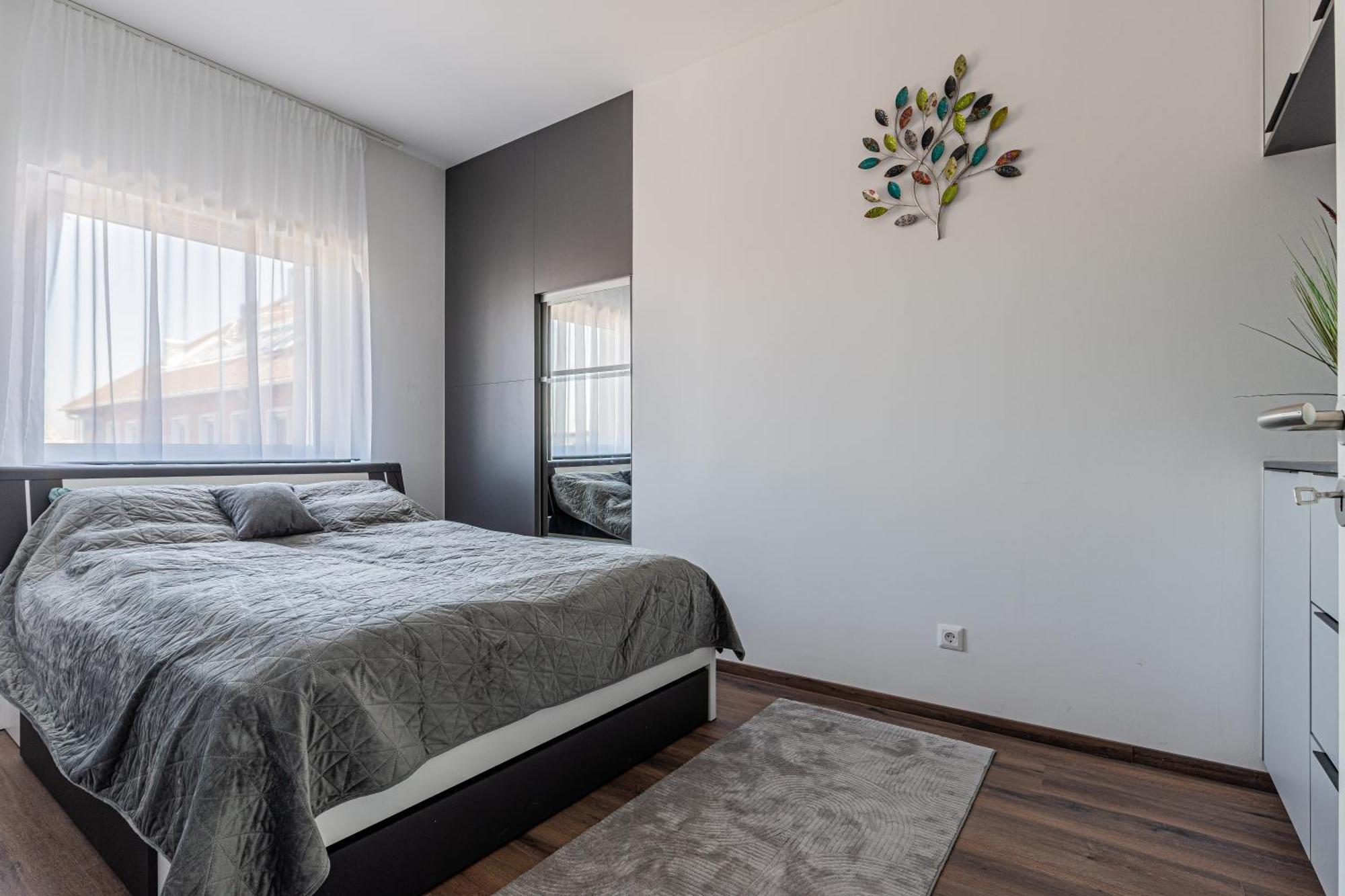 Just Finished! New Cozy With Parking Apartmán