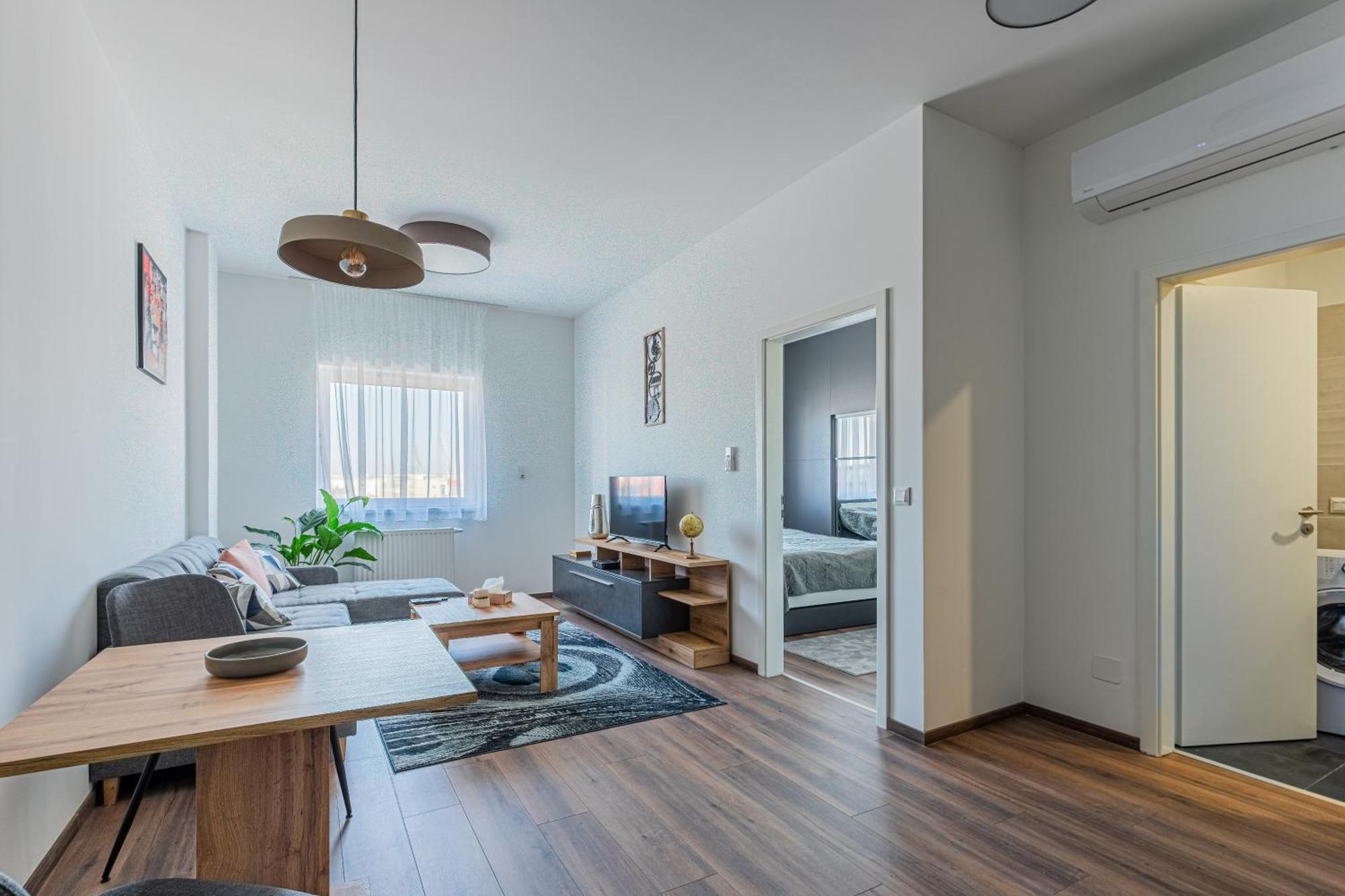 Just Finished! New Cozy With Parking Apartmán *
